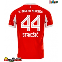 Camisa de Futebol Bayern Munich Josip Stanisic #44 Equipamento Principal 2025-26 Manga Curta